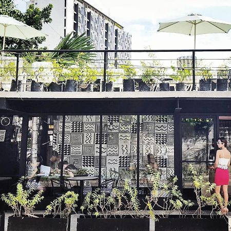 Murals Hostel&Cafe Cebu Stadt Exterior foto